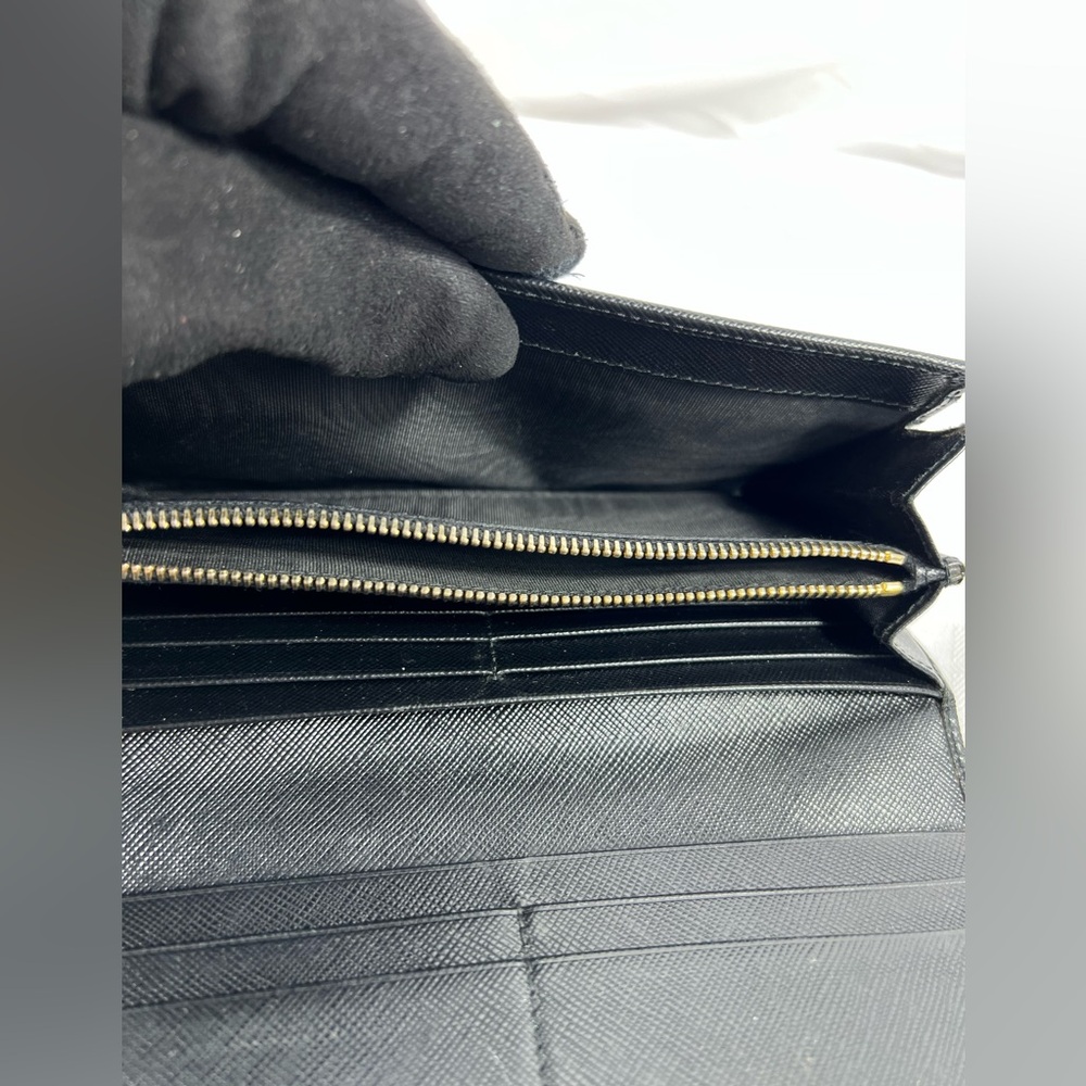 1057: Prada Black Saffiano Leather Bow Wallet – Made in Italy - Picture 11 of 16
